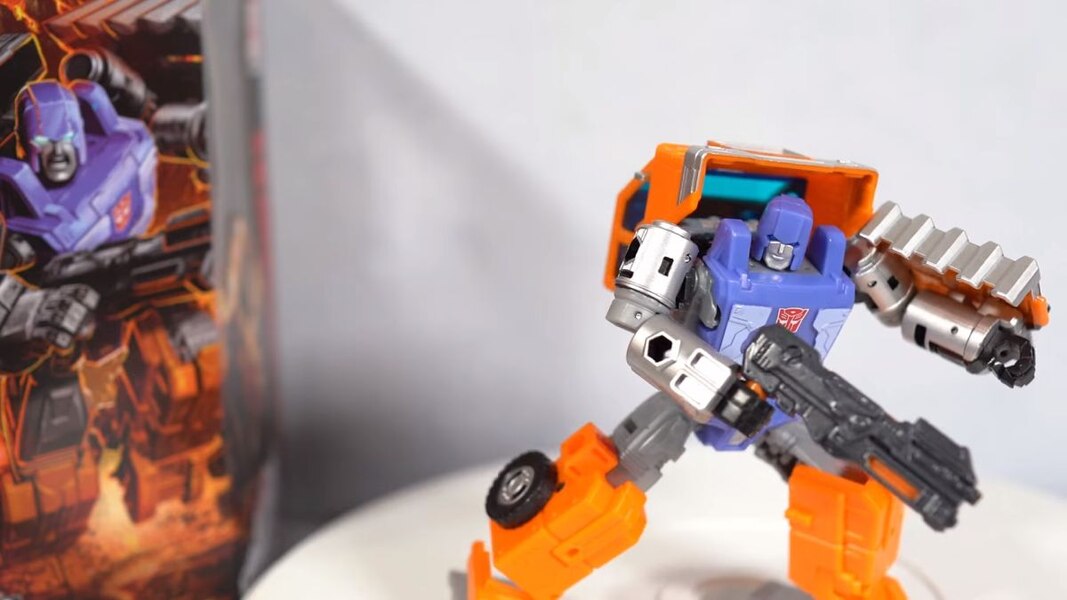 Transformers Kingdom Huffer  (26 of 37)